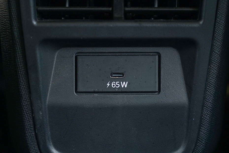 Tata Altroz USB Charging Port (Rear)