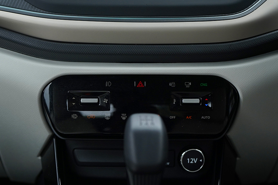 Tata Altroz Switches In Centre Console