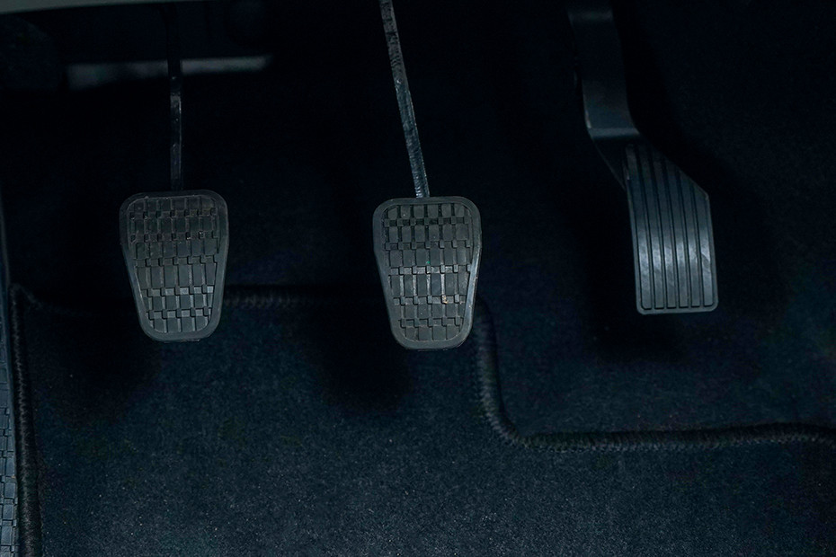 Tata Altroz Pedals
