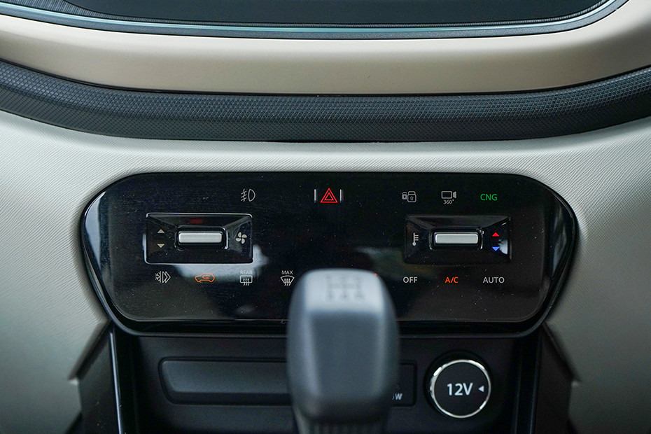 Tata Altroz Dashboard Controls