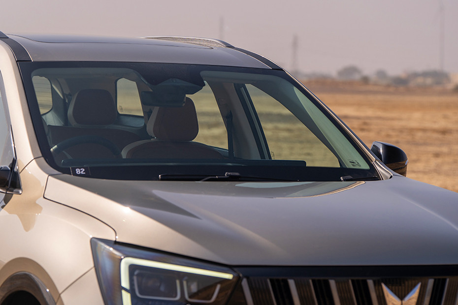 Mahindra XUV 7XO Front Windshield and Wiper