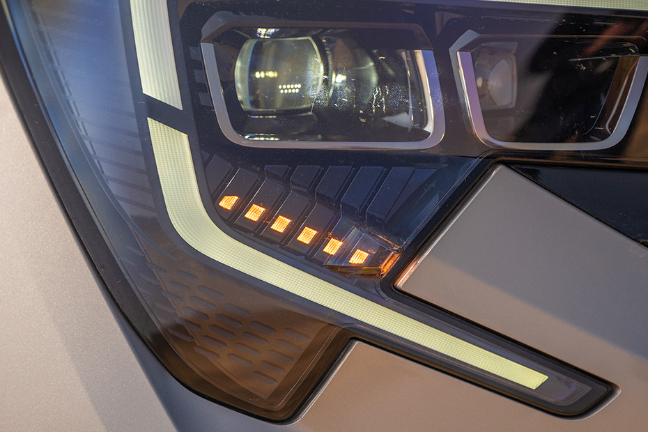 Mahindra XUV 7XO Turn Indicator (Front)