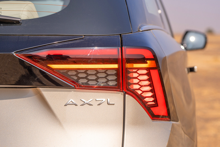 Mahindra XUV 7XO Turn Indicator (Rear)