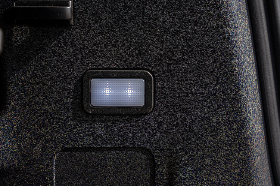 Mahindra XUV 7XO Boot Light