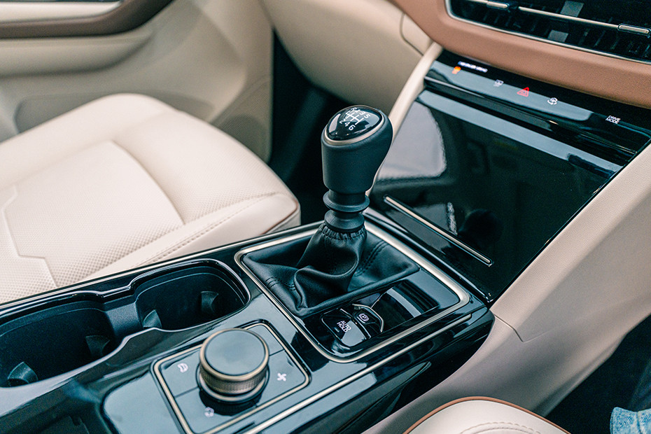 Mahindra XUV 7XO Gear Selector / Shifter