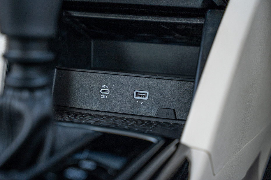 Mahindra XUV 7XO USB Charging Port (Front)