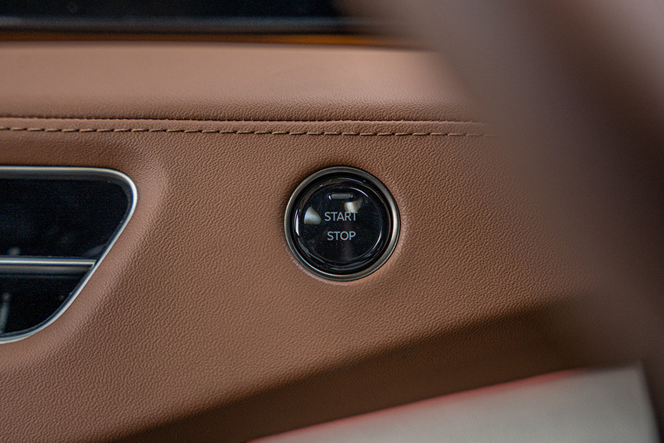 Mahindra XUV 7XO Push-button Start/Stop