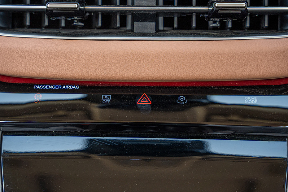 Mahindra XUV 7XO Hazard Light Switch