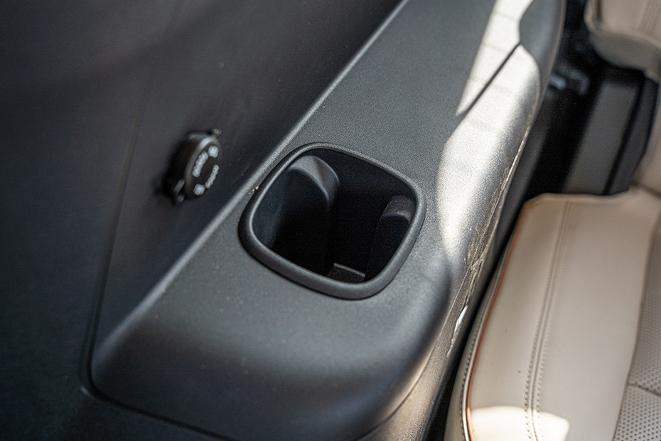 Mahindra XUV 7XO Fuel Lid (Closed)