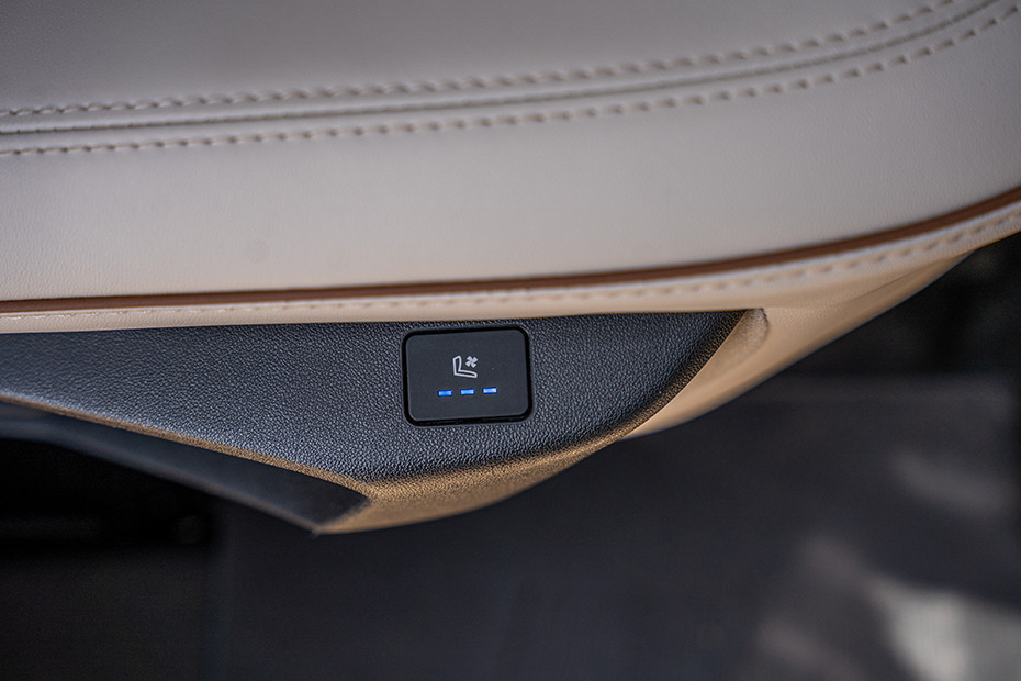 Mahindra XUV 7XO Rear Ventilated Seat Button