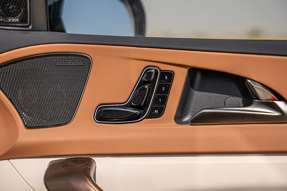 Mahindra XUV 7XO Powered Driver's Seat