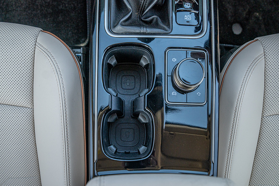 Mahindra XUV 7XO Front Cup Holder