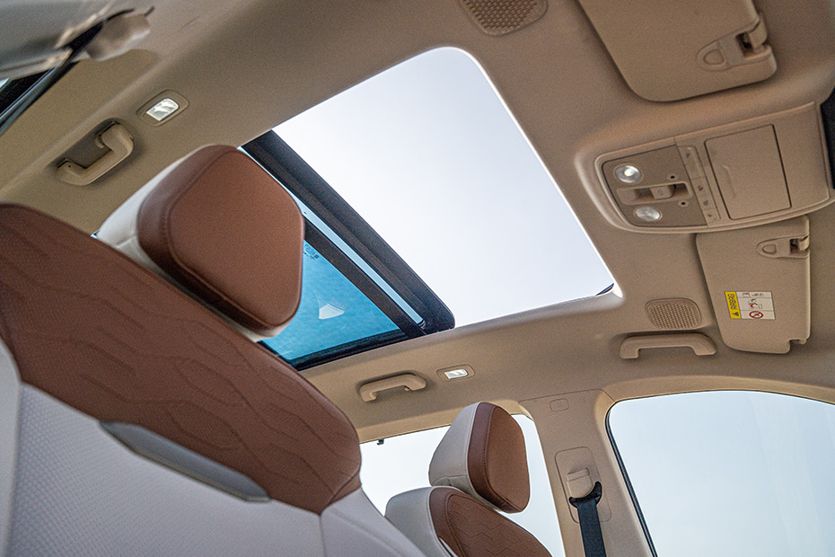 Mahindra XUV 7XO Sunroof (Inside View)