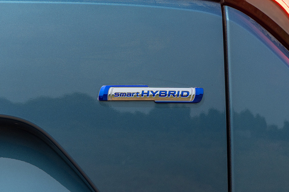 Maruti Victoris Variant Badge