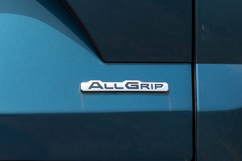 Maruti Victoris Transmission Badge