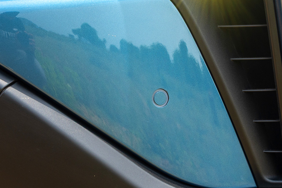 Maruti Victoris Front Parking Sensors