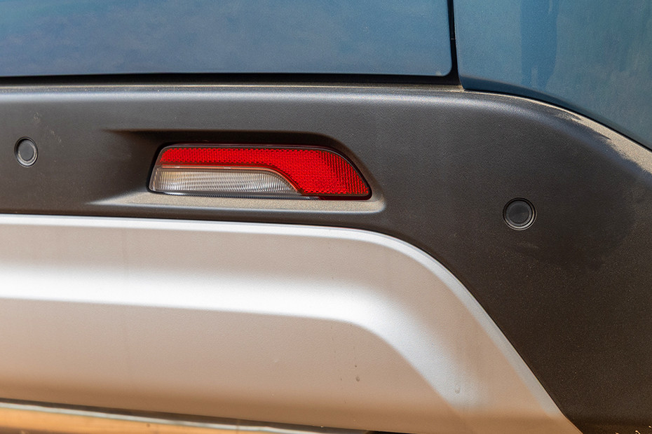 Maruti Victoris Rear Parking Sensors