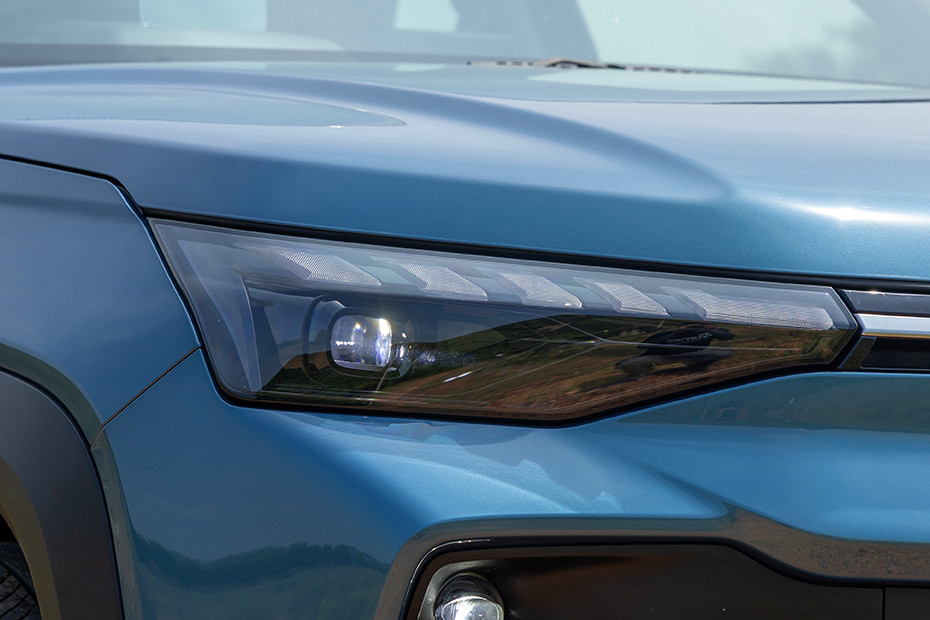 Maruti Victoris Headlight