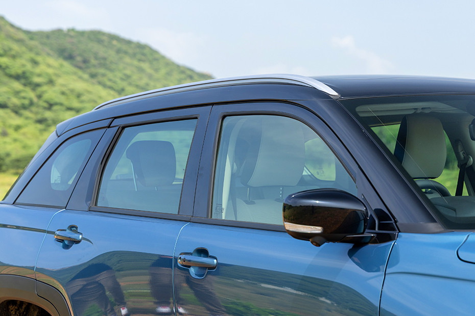 Maruti Victoris Window Line