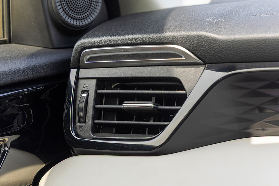Maruti Victoris Passenger's Side AC Vent