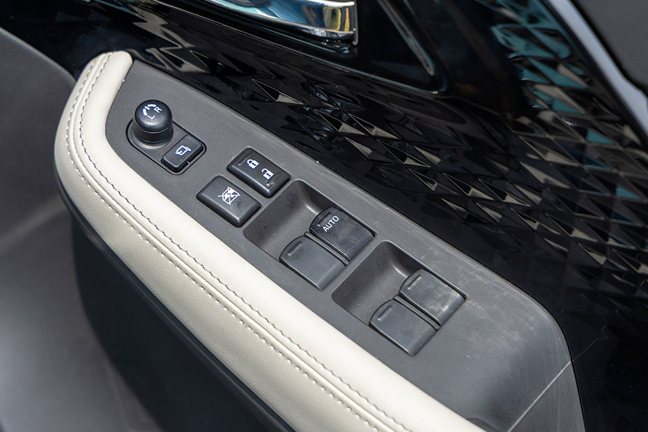 Maruti Victoris Door Controls