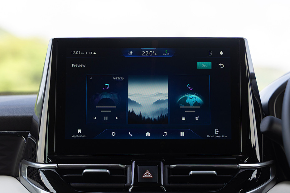 Maruti Victoris Infotainment System