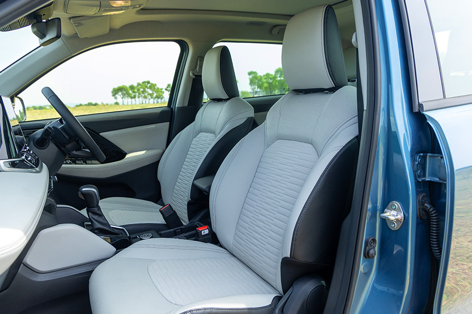Maruti Victoris Passenger Cabin View