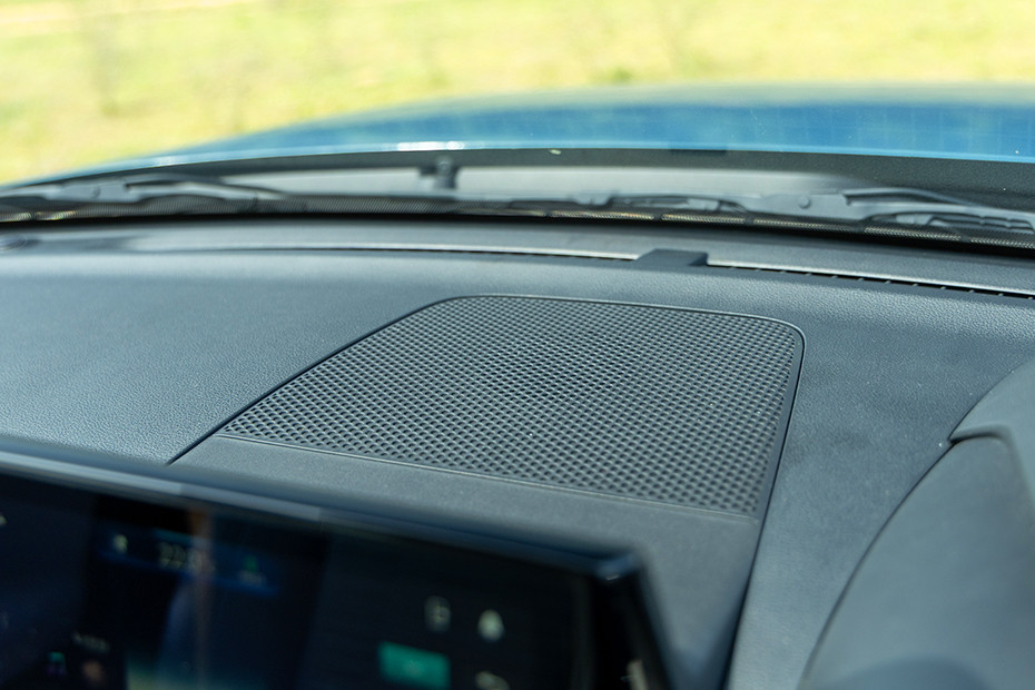 Maruti Victoris Front Central Speaker