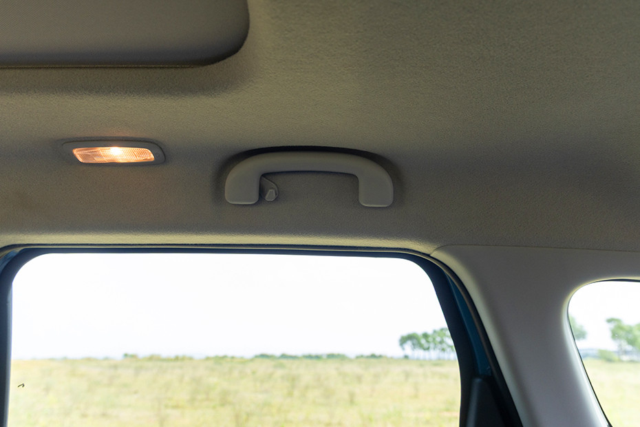Maruti Victoris Grab Handle
