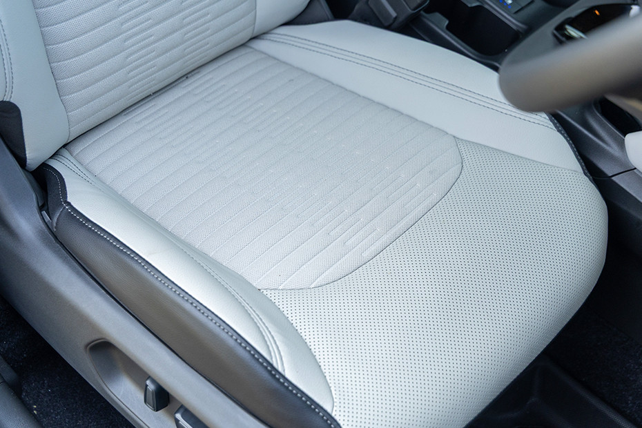 Maruti Victoris Rear Seat Ventilation (Close Up)