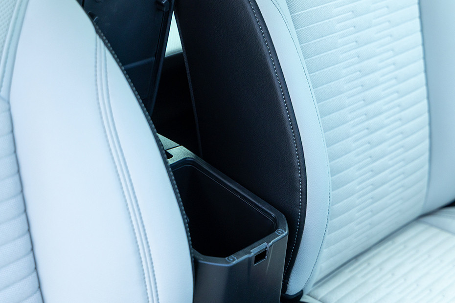 Maruti Victoris Front Armrest Storage