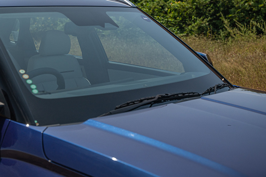 Hyundai Venue Front Windshield and Wiper