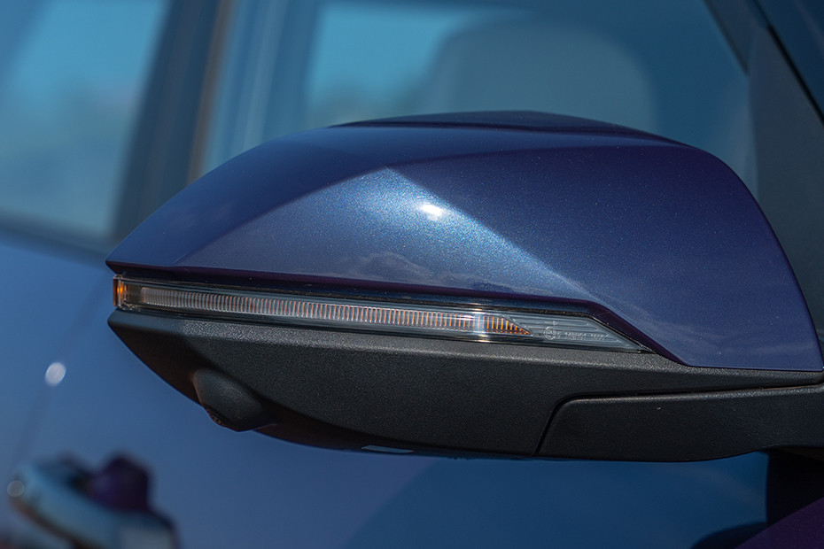 Hyundai Venue LED Blinker on OVRM