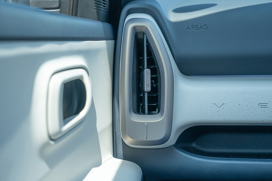Hyundai Venue Passenger's Side AC Vent