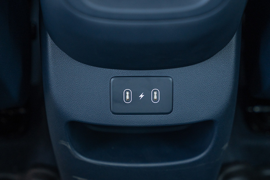 Hyundai Venue USB Charging Port (Rear)