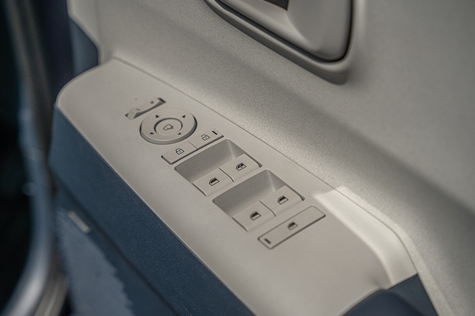 Hyundai Venue Door Controls