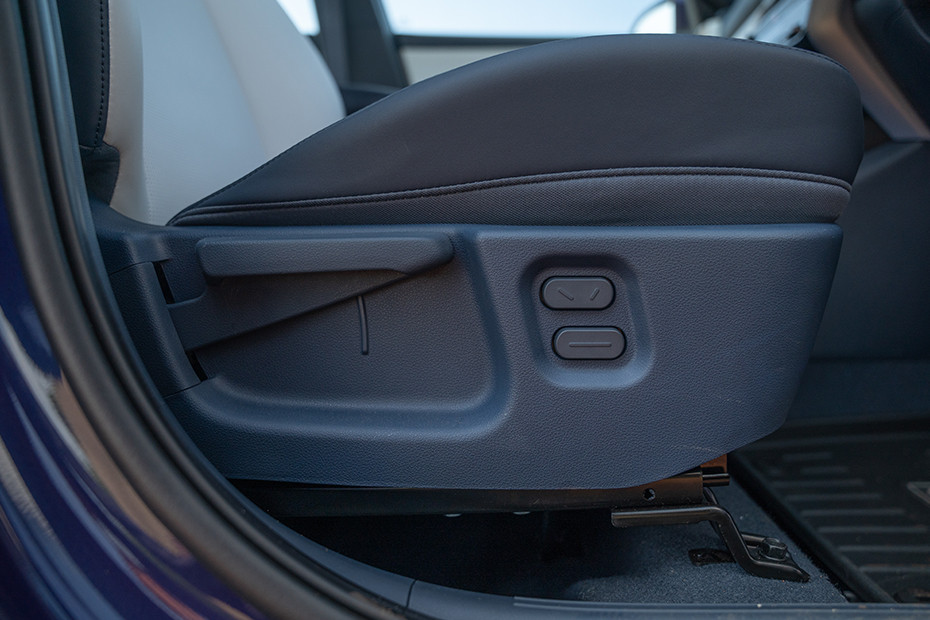 Hyundai Venue Powered Driver's Seat