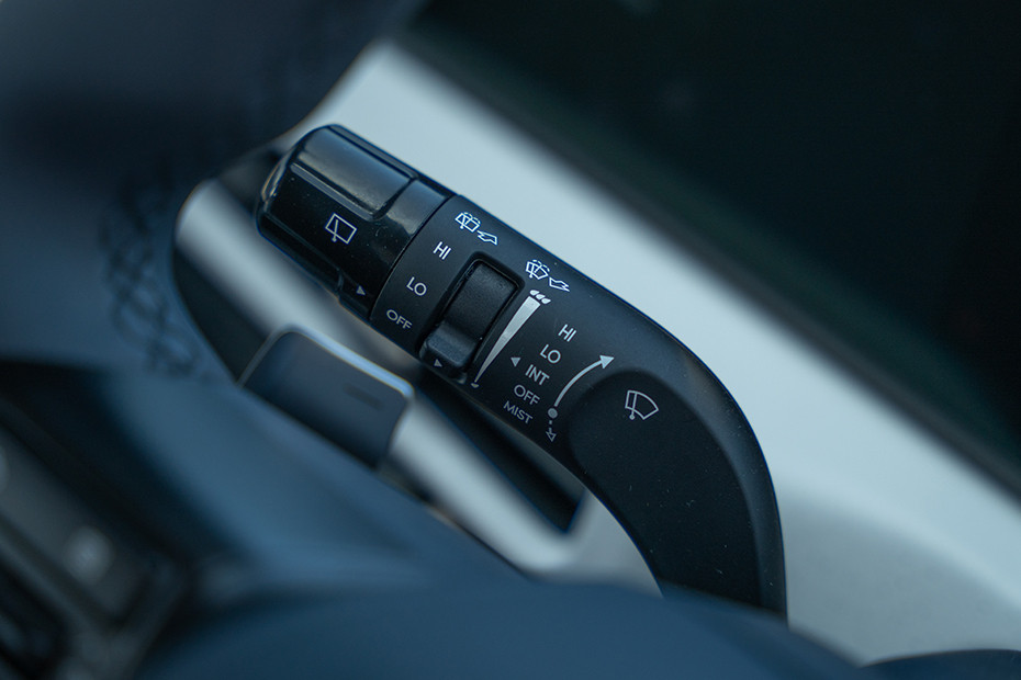 Hyundai Venue Wiper Control