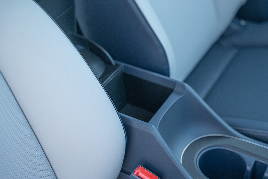 Hyundai Venue Front Armrest Storage