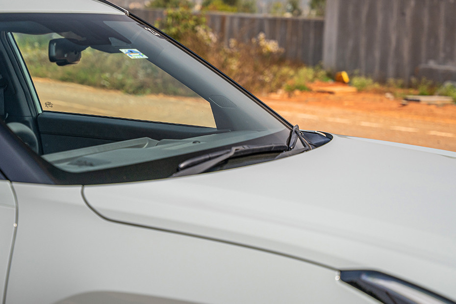 Kia Seltos 2026 Front Windshield and Wiper