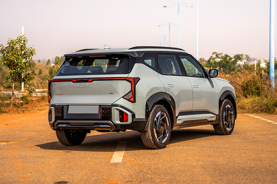 Kia Seltos 2026 Rear Right Three Quarter View