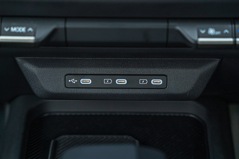 Kia Seltos 2026 USB Charging Port (Front)
