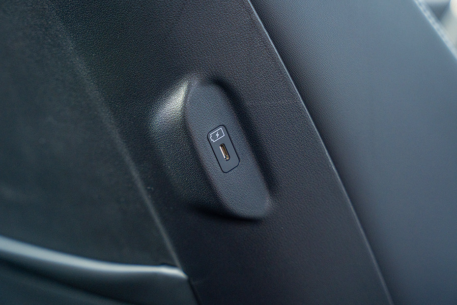 Kia Seltos 2026 USB Charging Port (Rear)