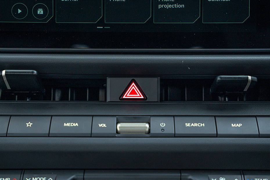 Kia Seltos 2026 Hazard Light Switch