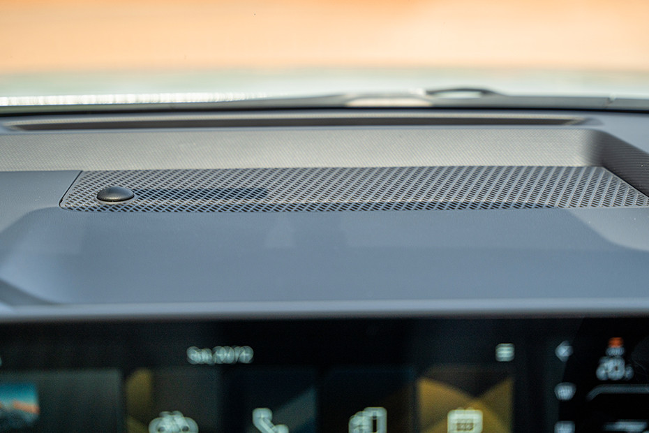 Kia Seltos 2026 Front Central Speaker