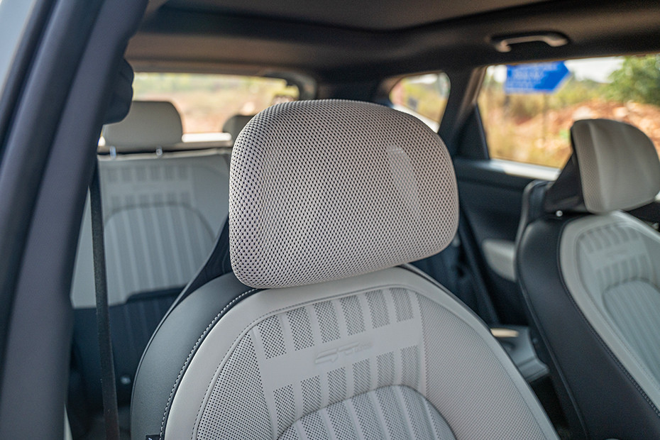 Kia Seltos 2026 Front Seat Headrest