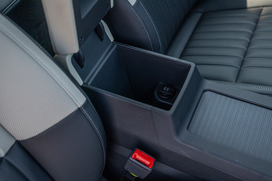 Kia Seltos 2026 Front Armrest Storage