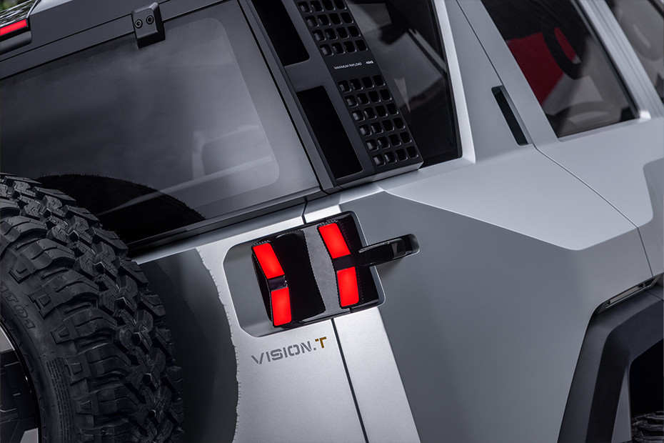 Mahindra Vision T Taillight