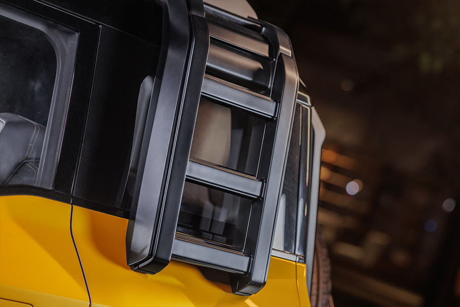 Mahindra Vision S Rear Fender