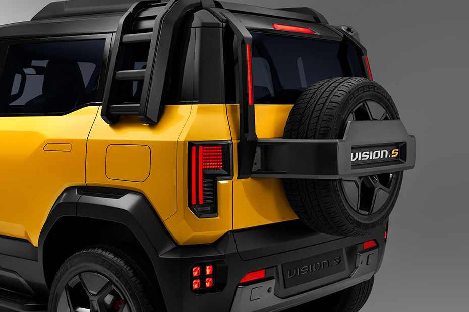 Mahindra Vision S Rear Bumper